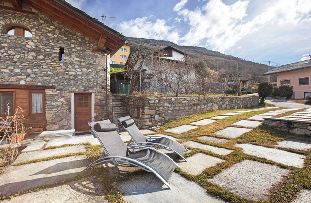 Apartamento 'Mini House' con vistas a la montaña, terraza privada y jardín privado