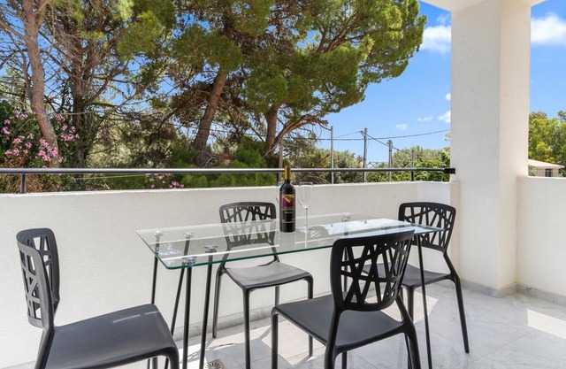 Apartamento 'Miralis' con vistas a la montaña, Wi-Fi y aire acondicionado