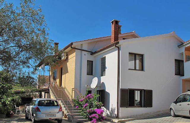 Apartment Mirna 1086