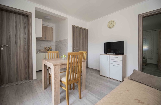 Apartment Miske - One Bedroom Apartment with Balcony