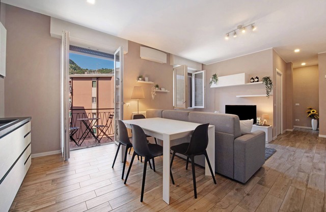 Apartamento 'Modern Flat - Como Centro' con terraza privada, Wi-Fi y aire acondicionado