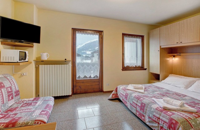 Apartamento "Monolocale Iris 1" con vistas a la montaña, balcón y Wi-Fi