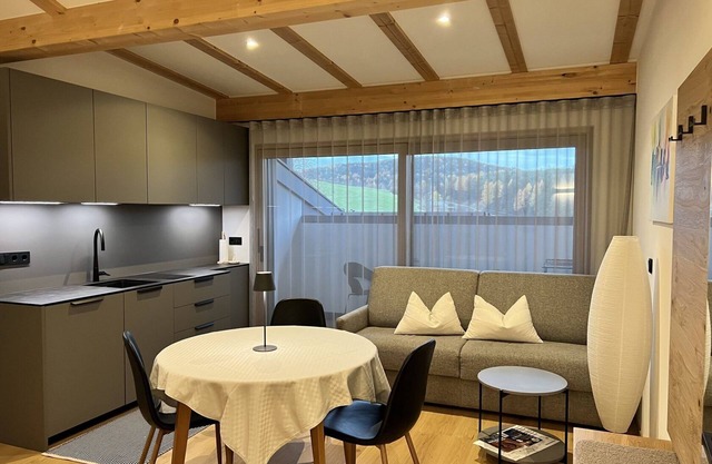 Apartamento 'Mountain Stay Sunrise' con vistas a la montaña, jardín compartido y Wi-Fi