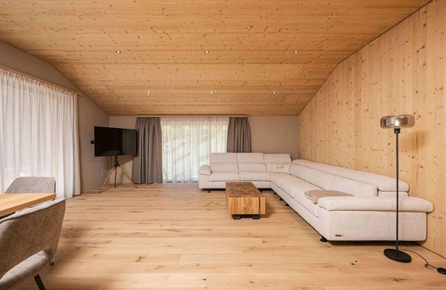 Apartment 'Munt Dolomiti' with Lake View, Shared Terrace and Wi-Fi