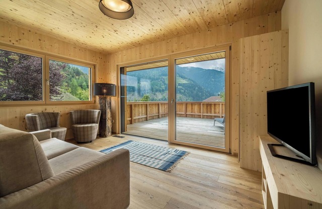 Apartamento 'Naturapartments Alpreid Fichte' con vistas a la montaña, terrazas y Wi-Fi