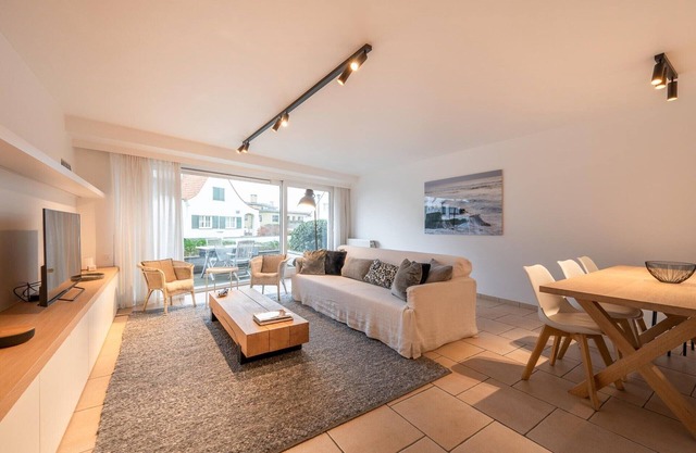 Apartamento cerca de Playa Albert con terraza