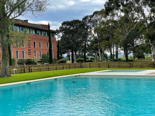 Apartment near Golf Course with Pool