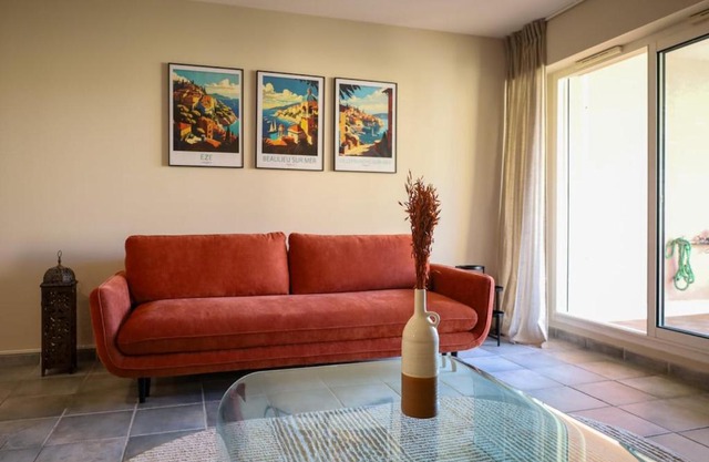 Apartment near Monaco, parking
