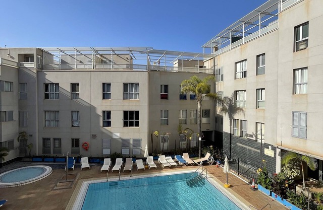 Apartament near the beach with pool and WIFI (I)