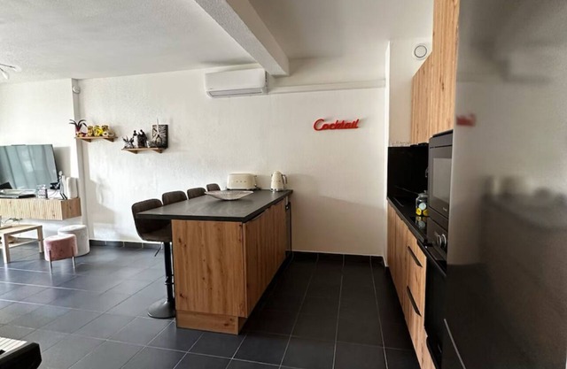 Apartment near the city center and close to the sea