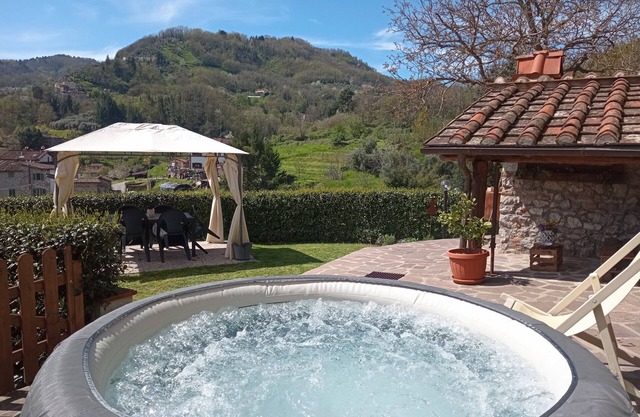 Apartment nestled in the green hills of Lucca.