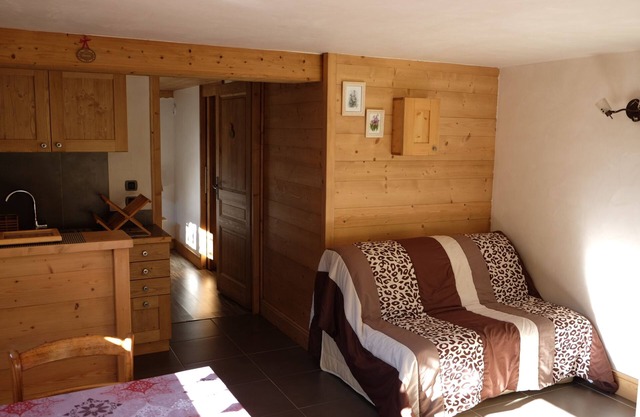 Apartamento nuevo jardín de tierra y encantador Bozel