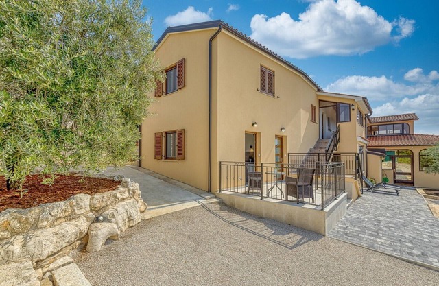 House Nilda / Apartment with Balcony