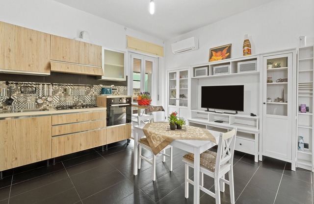 Apartamento "Nonna Gina" con vistas a la montaña, terraza privada y aire acondicionado
