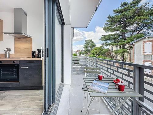 Apartment Océanide-2 by Interhome