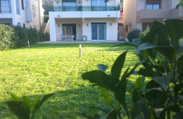 Apartamento de 80m² construido en 2006 en la planta baja de la villa.