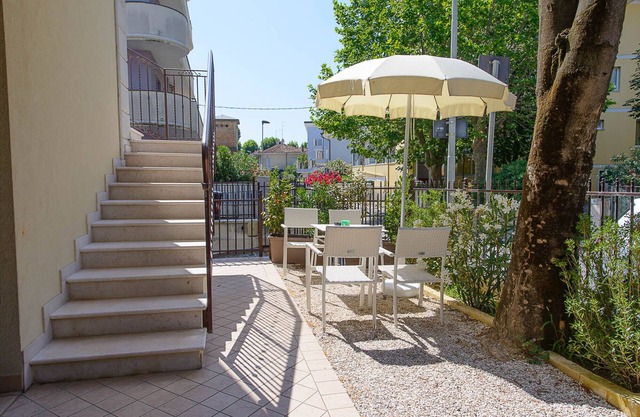 RESIDENCIA DUCAL A 20 METROS DEL MAR, EN VISERBA. Trilo Suite n. 9