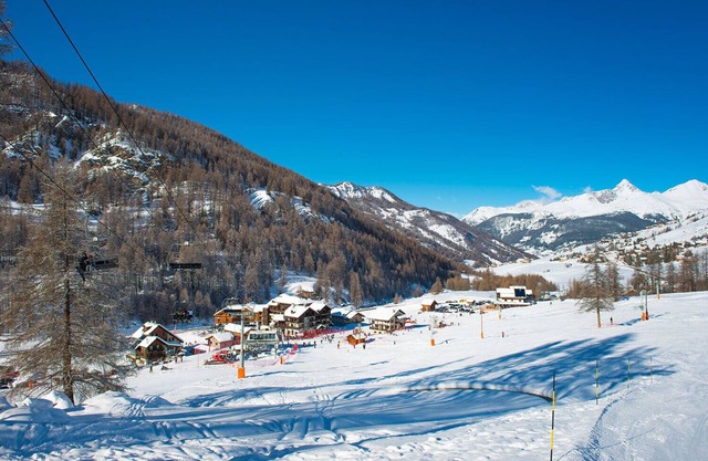 Apartment on the snow front in the Queyras