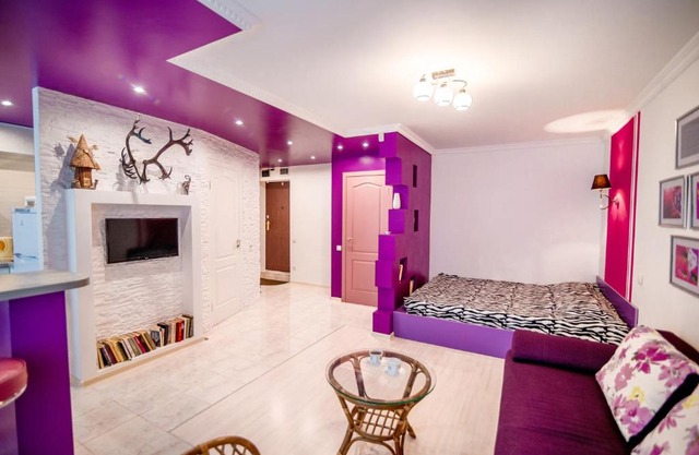 Apartment on Metalurhiv Ave 47