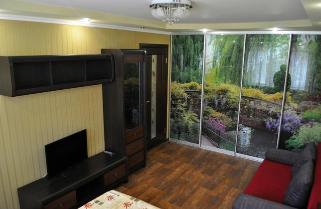 Apartment on Peace Avenue 84