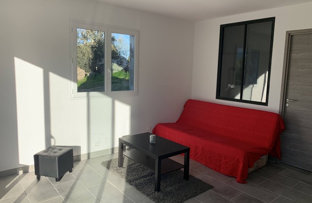 Apartamento en la planta baja de la villa a 5 minutos de Porto-Vecchio