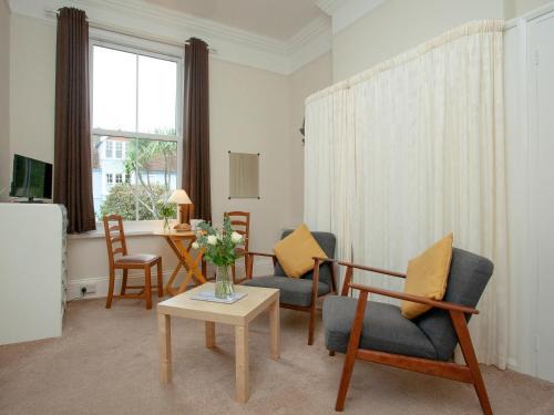 Apartment One - Uk39832