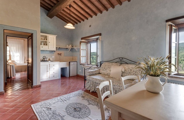Apartamento con vistas a las colinas de Siena, piscina y wi-fi gratuito