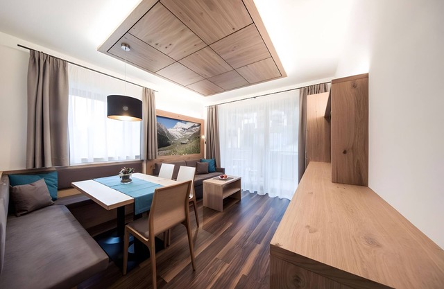 Apartamento 'Panorama - Die Panoramasuite Lll' con vistas a la montaña, terraza compartida y Wi-Fi