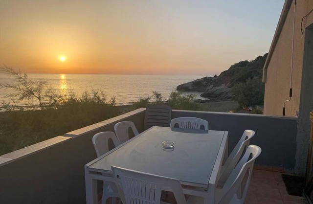 Apartment panoramic view on the beach of Farinole