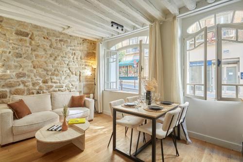 Apartment Pantheon Nôtre Dame by Studio prestige