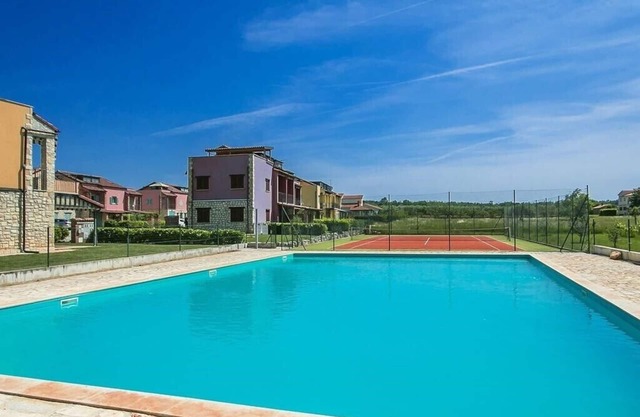 Apartment Paradise with shared Pool and Tennis Court