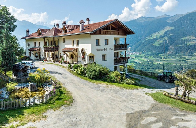 Apartamento 'Patztauhof Tartscher Bühel' con vistas a la montaña, terraza privada y Wi-Fi