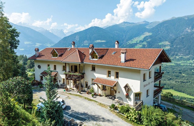 Apartamento 'Patztauhof Tschavalatsch' con vistas a la montaña, jardín compartido y Wi-Fi
