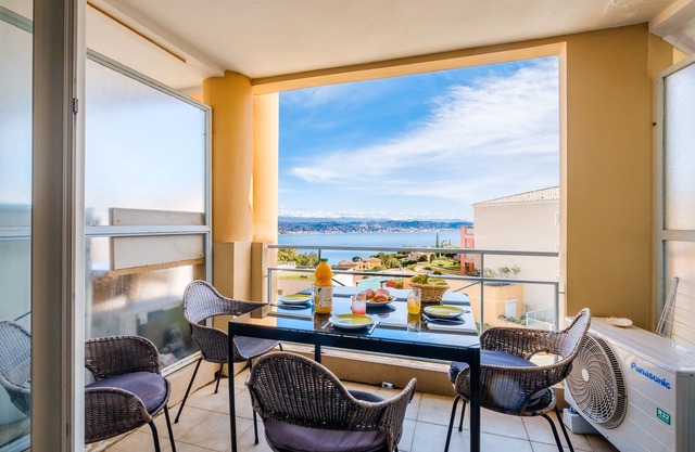 Apartamento 'Petit Écrin' con vistas al mar, Wi-Fi y aire acondicionado