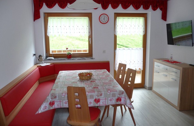 Apartamento 'Pirchahof Alpenglühn' con vistas a la montaña, terraza compartida y Wi-Fi