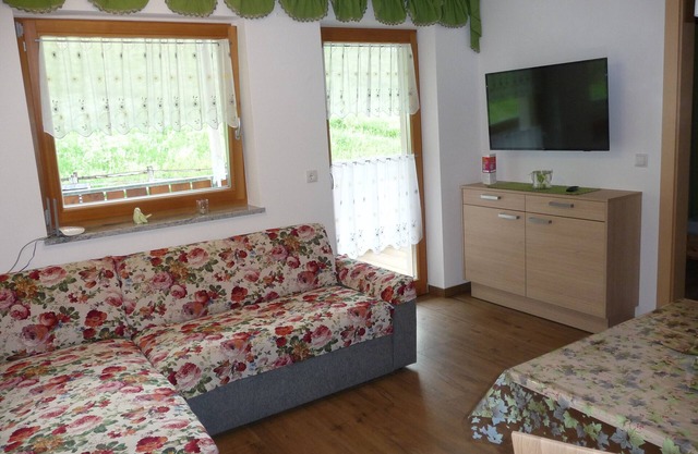 Apartamento 'Pirchahof Waldruhe' con vistas a la montaña, terraza compartida y Wi-Fi