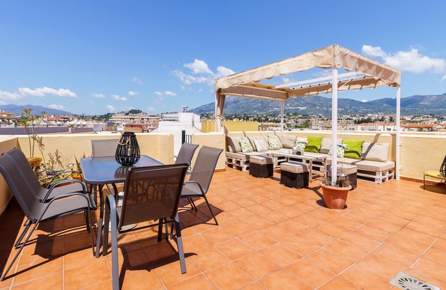 Apartamento 'Piso Santa Fabiola' con vistas a la montaña, balcón, terraza y Wi-Fi