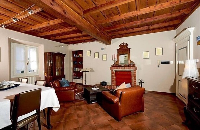 Apartamento-Baño Privado-Vista a la Ciudad-Verdi