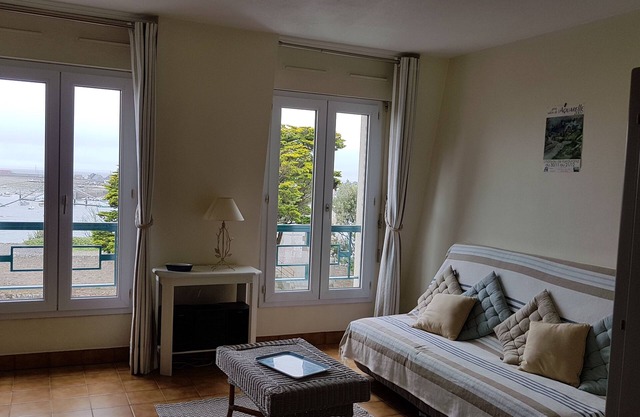 Apartment rental, sea view, Port-Louis (56), 3-star CLEVACANCES label