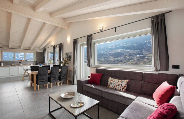 Apartamento 'Residence Soleluna - Loft Sirio' con vistas a la montaña, terraza privada y Wi-Fi