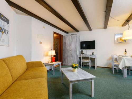Apartment Residenza Chesa Margun 13-6 by Interhome