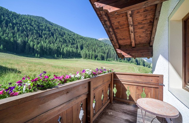 Apartamento "Rieglhof Hennennest" con vistas a la montaña, jardín y Wi-Fi