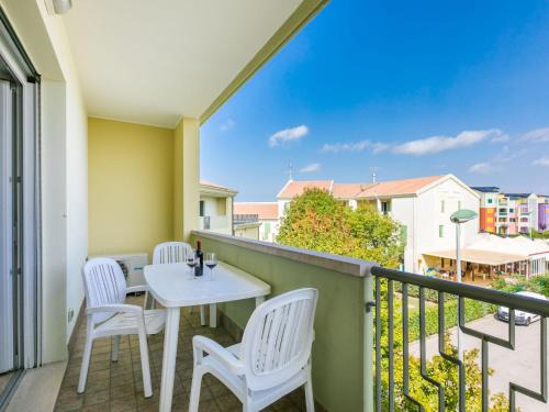 Apartment Robinia-Pinetine-3 by Interhome