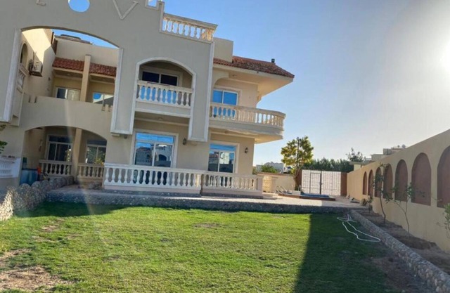 Apartment + rooftop in Villa with pool