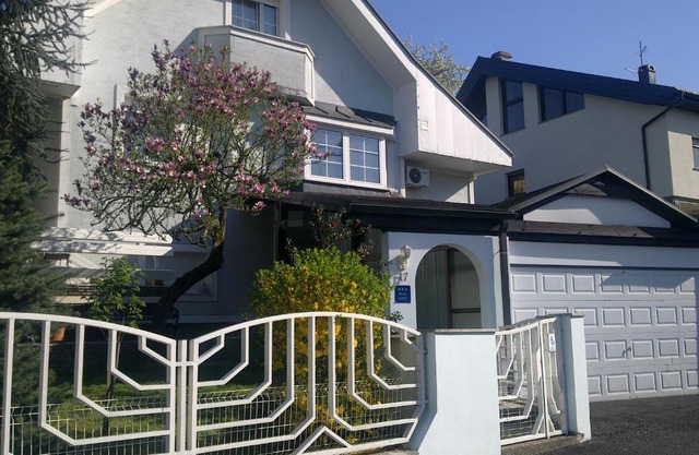 Apartment & Rooms Miboti