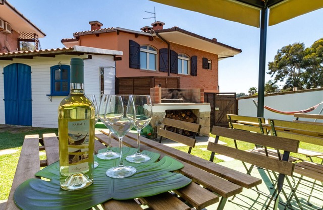 Apartamento 'Sa Domu Manna' con vistas al mar, terraza, jardín compartido y Wi-Fi