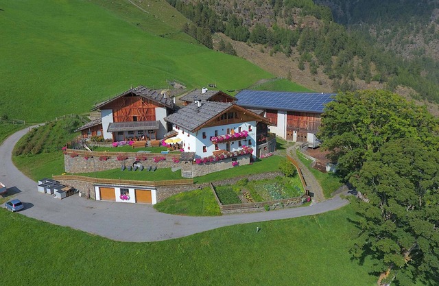 Apartamento 'Schnatzhof Adlerhorst' con vistas a la montaña, terraza privada y Wi-Fi