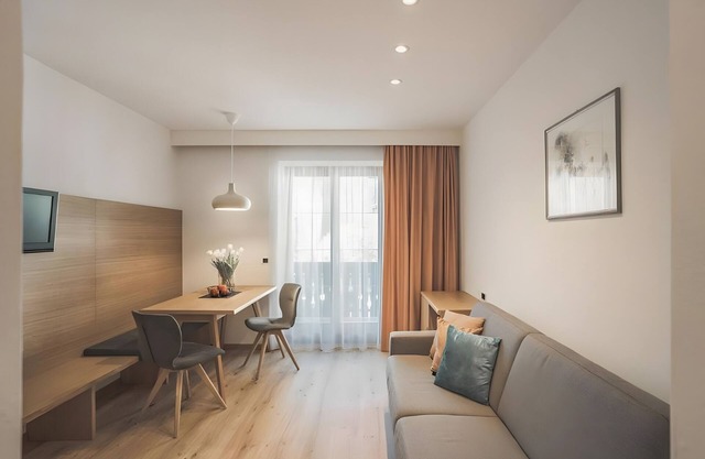 Apartamento 'Schnatzhof Typ A7' con vistas a la montaña, piscina compartida y Wi-Fi