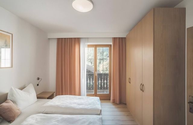 Apartamento 'Schnatzhof Typ A3' con vistas a la montaña, piscina compartida y Wi-Fi