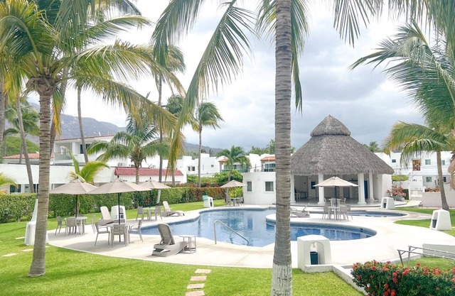 Departamento (primera planta) una cuadra de la playa, CLUB SANTIAGO, Manzanillo